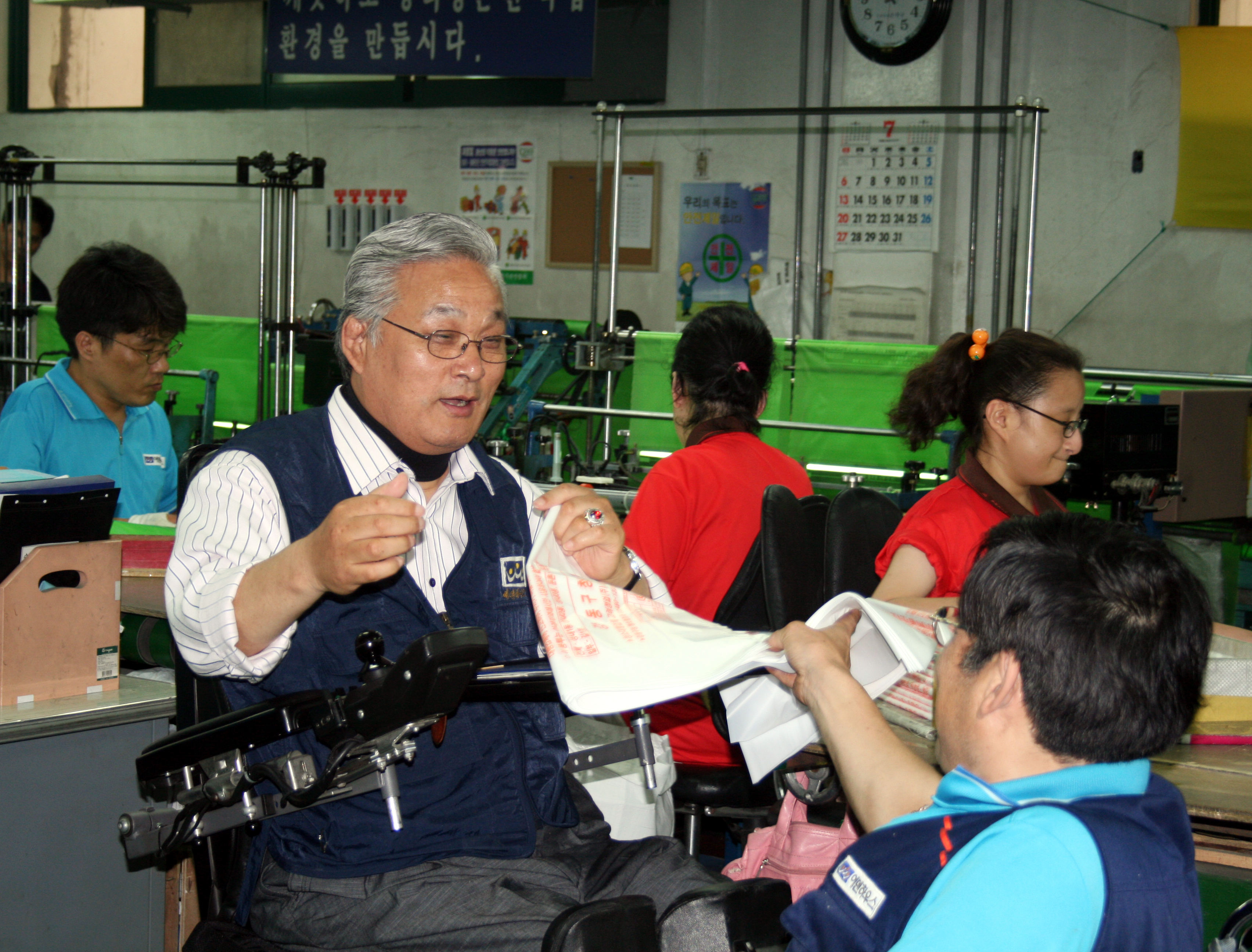 사진 3_정덕환 씨는 40여 년에 걸쳐 장애인의 사회참여를 확대하며 자립 중심의 ‘생산적 복지’ 모델 구축에 힘써왔다..JPG