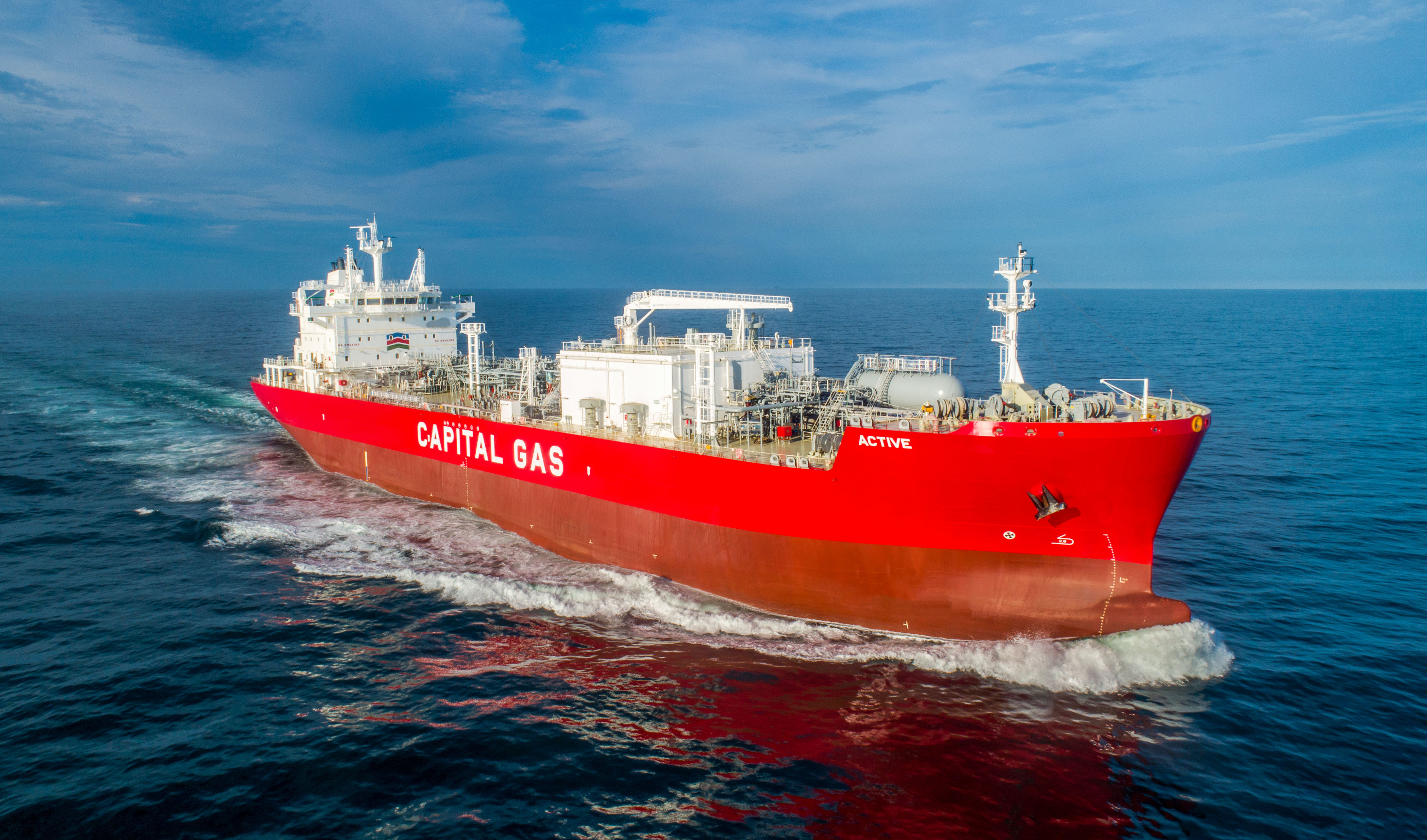 HD현대중공업이 건조한 2만2천 세제곱미터(㎥)급 LCO₂운반선 해상시운전 모습..jpg